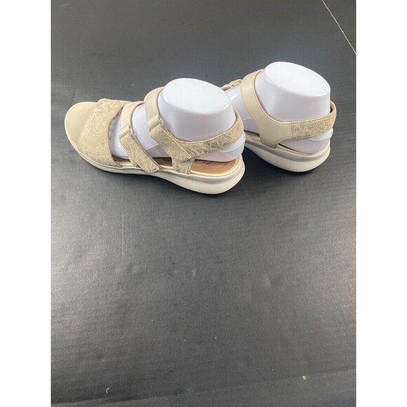 Clarks Un Adorn Ease 8 M Womens‎ Beige Leather Strap Sandals Comfort Casual Used - Picture 10 of 16
